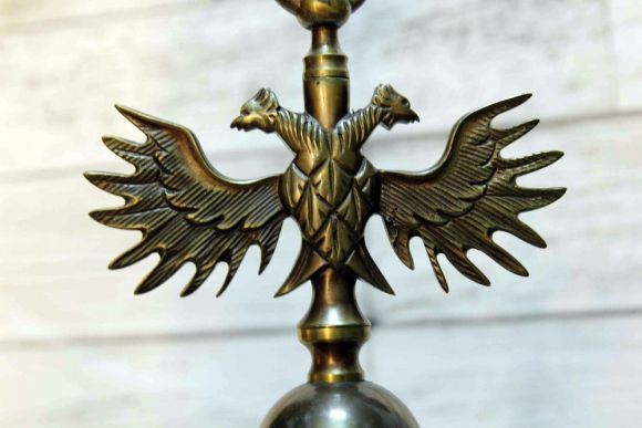 Старинная литая люстра из латуни с орлом. Европа. Начало 20 века