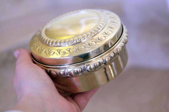 Очень миленькая винтажная шкатулочка из латуни