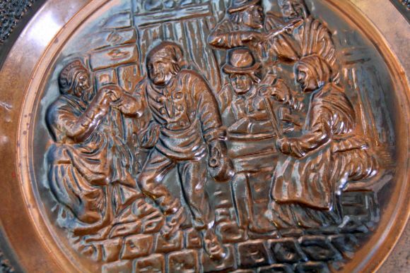 Медное круглое панно с голландским сюжетом