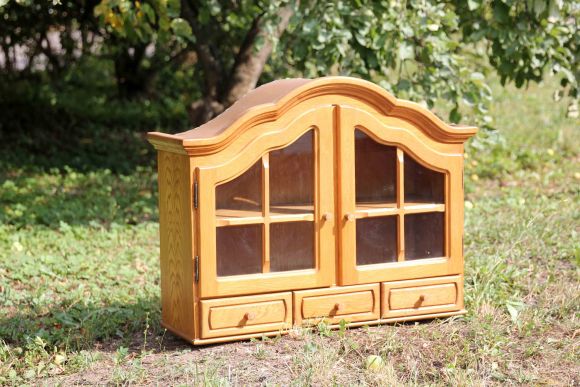 Элегантная витрина из дерева. Европа. Начало 20 века