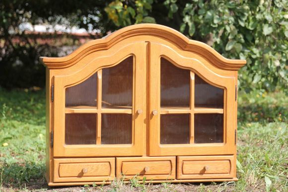 Элегантная витрина из дерева. Европа. Начало 20 века