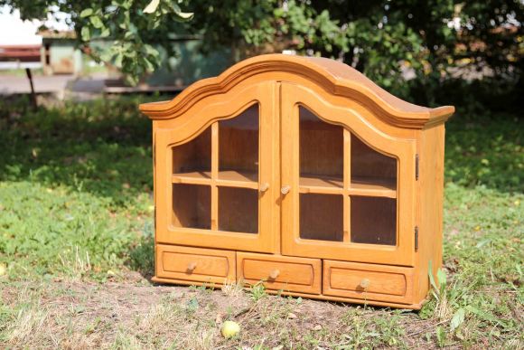 Элегантная витрина из дерева. Европа. Начало 20 века