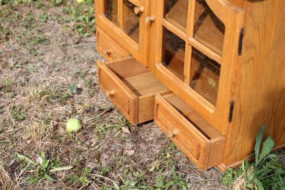 Элегантная витрина из дерева. Европа. Начало 20 века