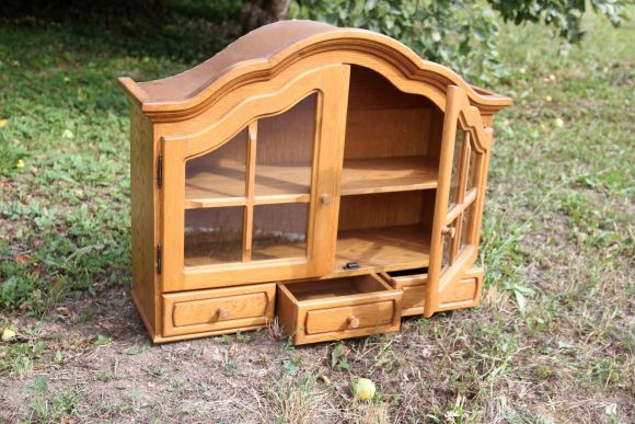 Элегантная витрина из дерева. Европа. Начало 20 века