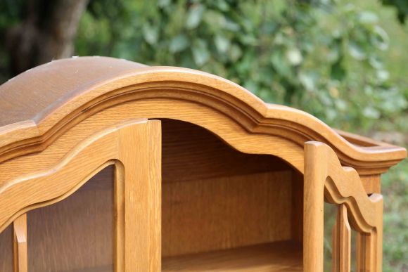 Элегантная витрина из дерева. Европа. Начало 20 века