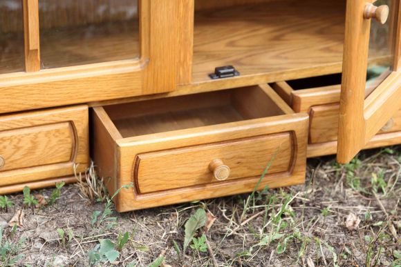 Элегантная витрина из дерева. Европа. Начало 20 века