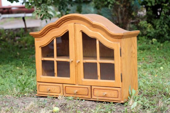 Элегантная витрина из дерева. Европа. Начало 20 века