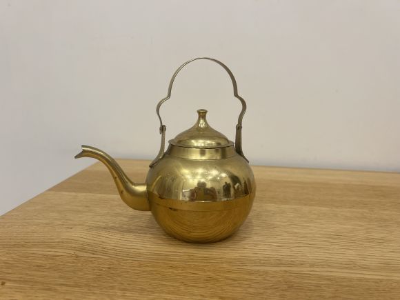 Симпатичный винтажный маленький чайник. Европа. Начало 20 века