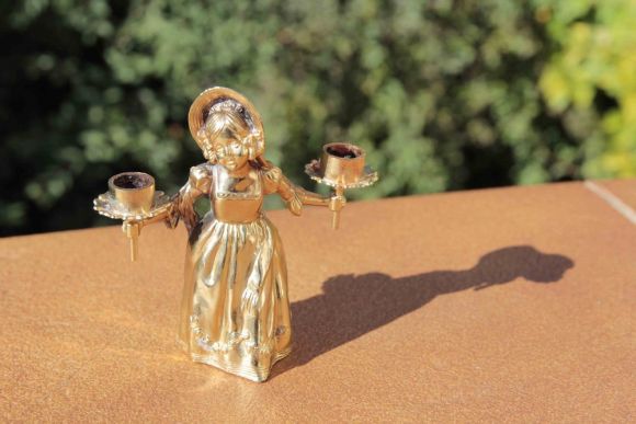 Антикварный подсвечник девочка в кокошнике. Европа. Начало 20 века