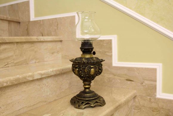 Невероятно красивая антикварная керосиновая лампа. Европа. Начало 20 века