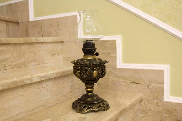 Невероятно красивая антикварная керосиновая лампа. Европа. Начало 20 века