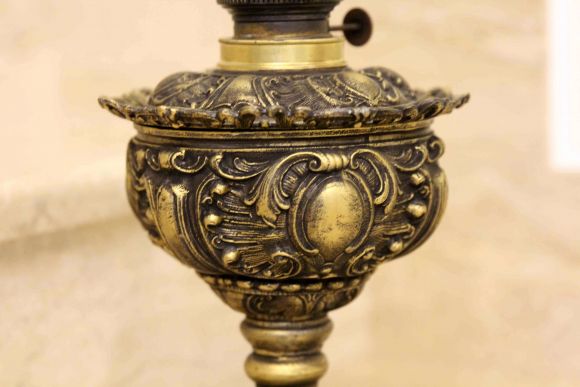 Невероятно красивая антикварная керосиновая лампа. Европа. Начало 20 века