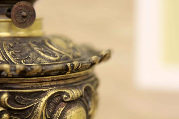 Невероятно красивая антикварная керосиновая лампа. Европа. Начало 20 века