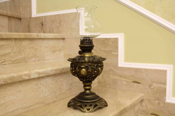 Невероятно красивая антикварная керосиновая лампа. Европа. Начало 20 века