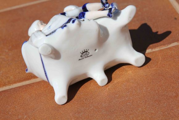 Очаровательная статуэтка кавалер с барышней. Европа. Середина 20 века