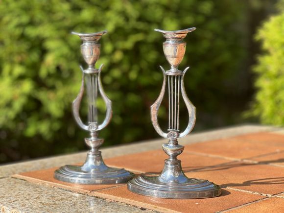 Пара антикварных подсвечников в форме лиры. Англия.