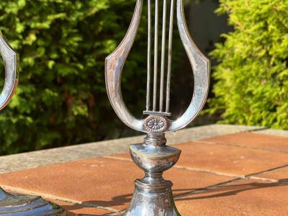 Пара антикварных подсвечников в форме лиры. Англия.