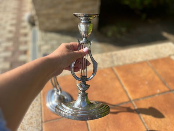 Пара антикварных подсвечников в форме лиры. Англия.