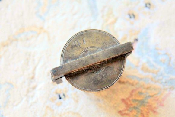 Настоящее сокровище. Разновес(футляр и 5 гирек)