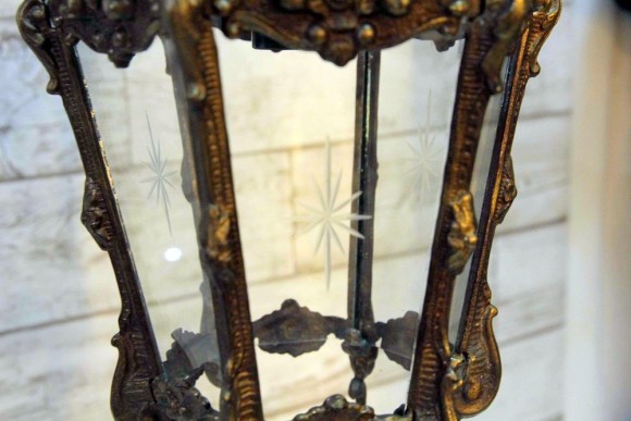 Антикварная люстра с пескоструйным рисунком