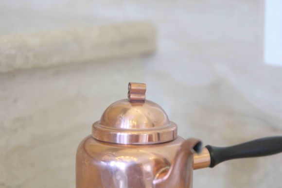Медный чайник для заваривания трав