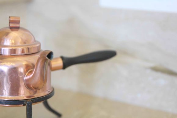 Медный чайник для заваривания трав