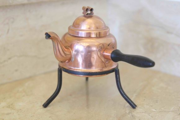 Медный чайник для заваривания трав