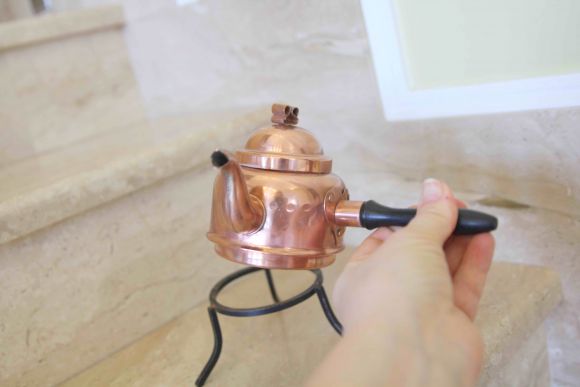 Медный чайник для заваривания трав