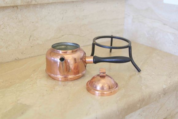 Медный чайник для заваривания трав