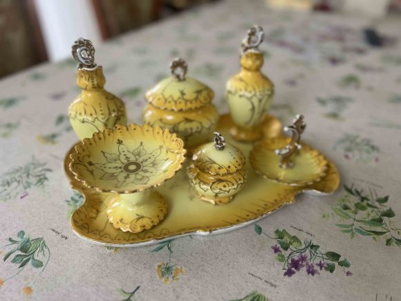  Антикварный дамский набор