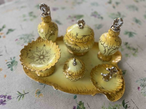  Антикварный дамский набор