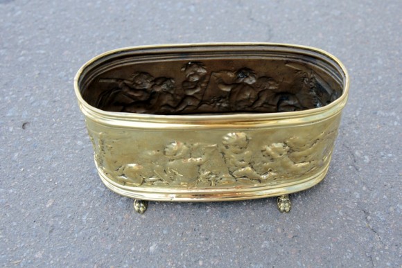 Старинное кашпо из латуни после реставрации