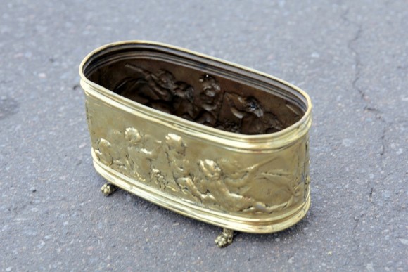 Старинное кашпо из латуни после реставрации