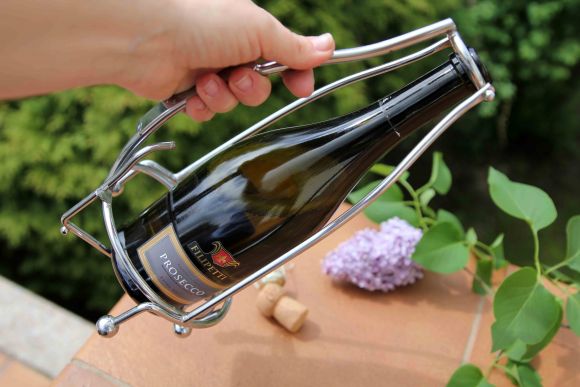 Интересный держатель для бутылок шампанского. Красивая подача алкоголя