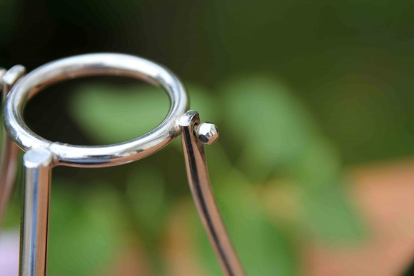 Интересный держатель для бутылок шампанского. Красивая подача алкоголя