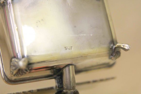 Посеребренный молчаливый дворецкий. Великобритания. Начало 20 века.