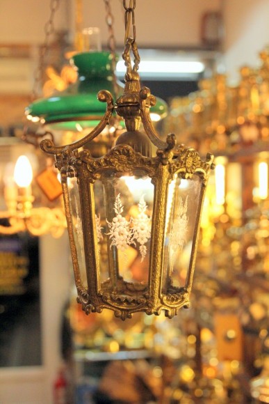 Антикварная люстра из латунного литья. Европа. Начало 20 века