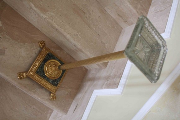 Роскошная старинная пепельница