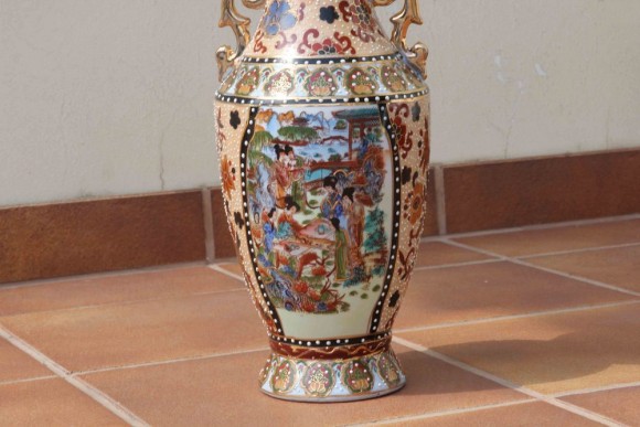 Роскошная ваза в восточном стиле