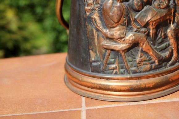 Антикварный полированный зольник с классическим голландским сюжетом