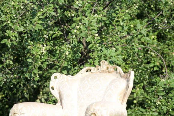 Потрясающее кресло в светло - золотистых тонах. Полная реставрация