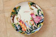 Антикварная тарелка Capodimonte ДЕВЫ