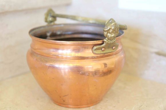 Медное кашпо с ручкой