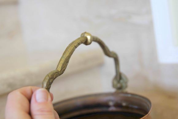 Медное кашпо с ручкой