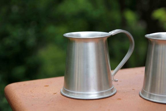 Оловянная кружка для любимых напитков
