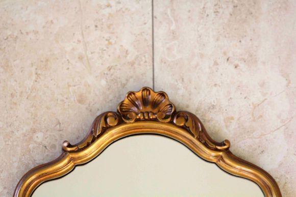 Золотое ажурное винтажное зеркало на стену