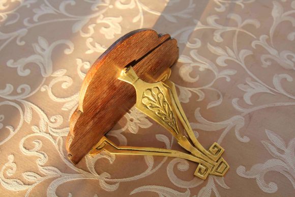 Настенная полочка в стиле ар-деко