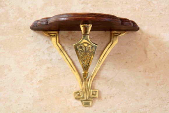 Настенная полочка в стиле ар-деко