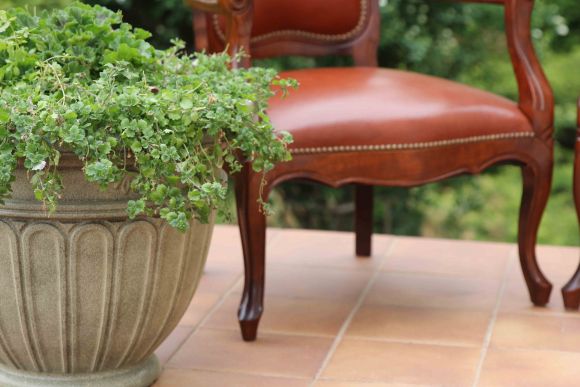 Английские кресла. Резьба и натуральная кожа