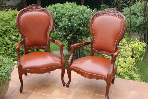 Английские кресла. Резьба и натуральная кожа